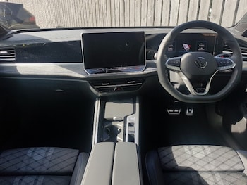 Used Volkswagen Passat 2025 for sale - 76182899: Photo