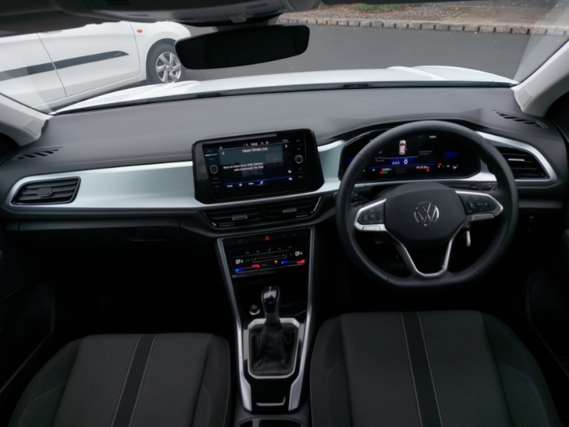 Used Volkswagen T-Roc 2023 for sale - 76688133: Photo 2