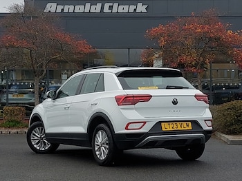 Used Volkswagen T-Roc 2023 for sale - 76688133: Photo