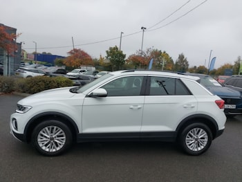 Used Volkswagen T-Roc 2023 for sale - 76688133: Photo