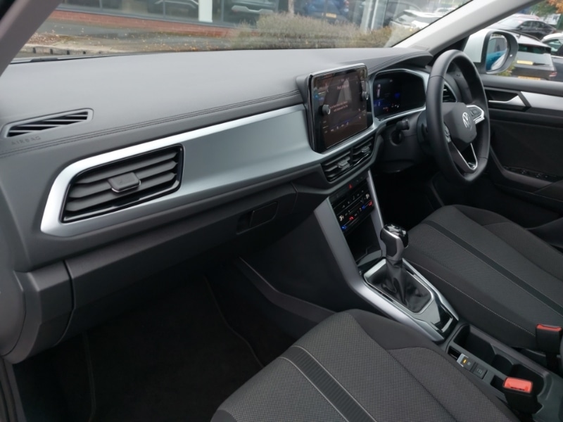 Used Volkswagen T-Roc 2023 for sale - 76688133: Photo 5