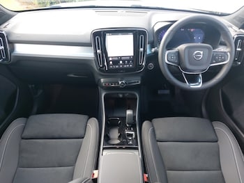 Used Volvo XC40 2026 for sale - 79485871: Photo