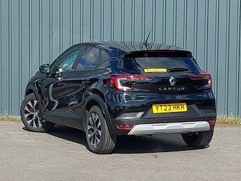 Used Renault Captur 2023 for sale - 78327980: Photo