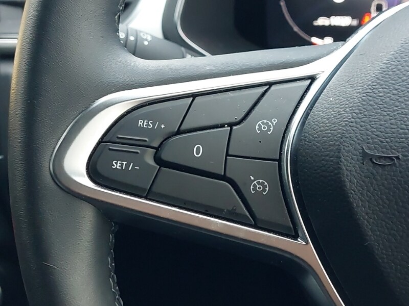 Used Renault Captur 2023 for sale - 77817469: Photo 12