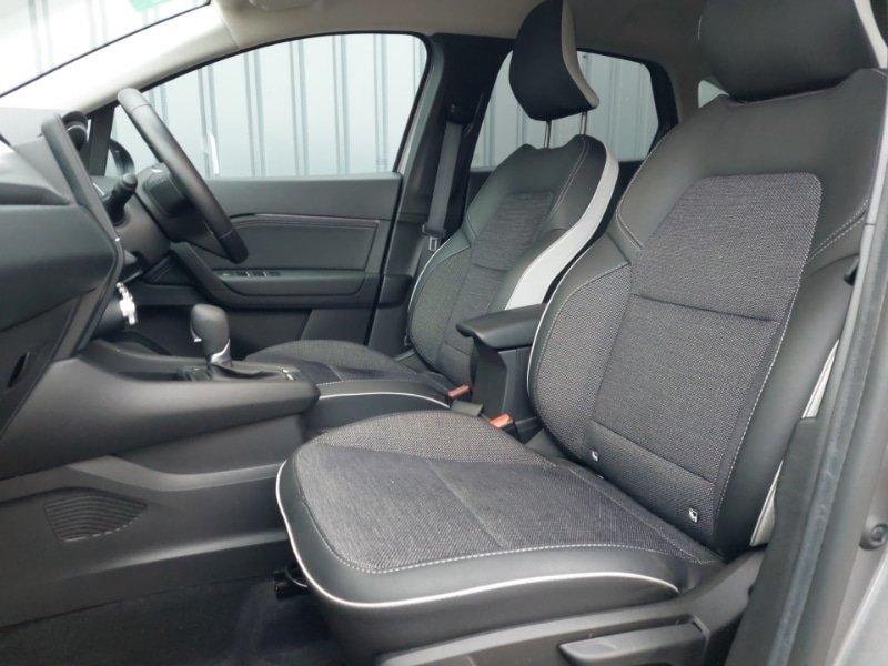 Used Renault Captur 2023 for sale - 77817469: Photo 5