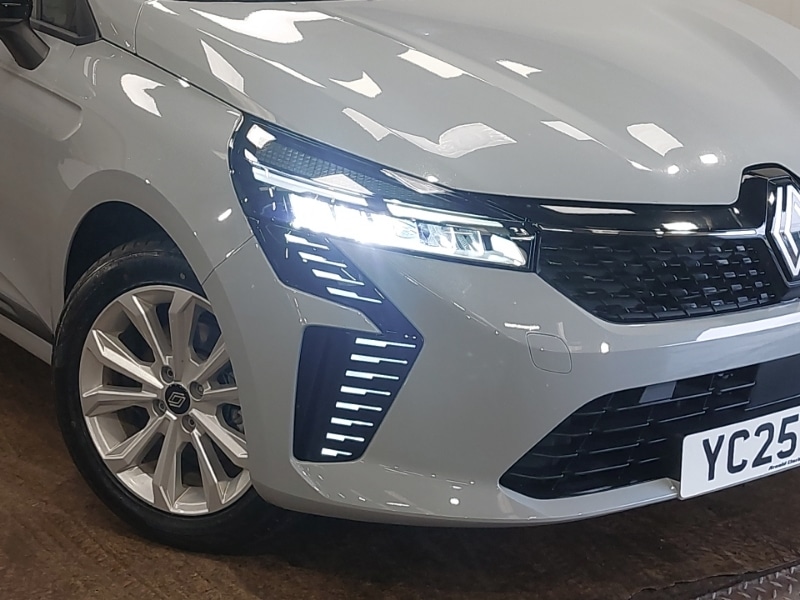 Used Renault Clio 2025 for sale - 77955328: Photo 9