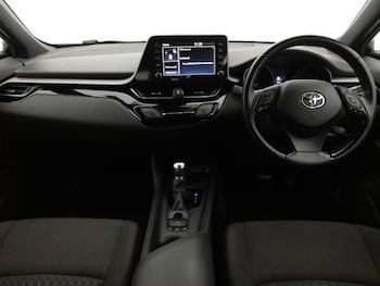 Used Toyota C-HR 2021 for sale - 76301362: Photo 2