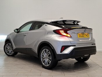 Used Toyota C-HR 2023 for sale - 77420044: Photo