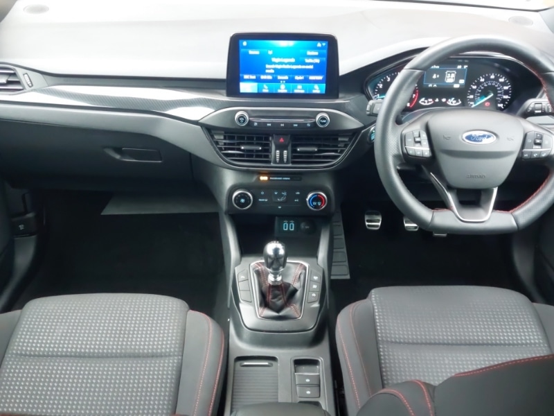 Used Ford Focus 2021 for sale - 77847900: Photo 2