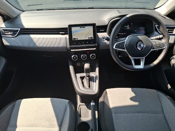 Used Renault Clio 2024 for sale - 75795647: Photo