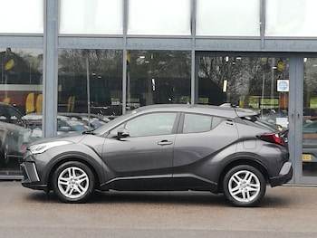 Used Toyota C-HR 2023 for sale - 78290551: Photo