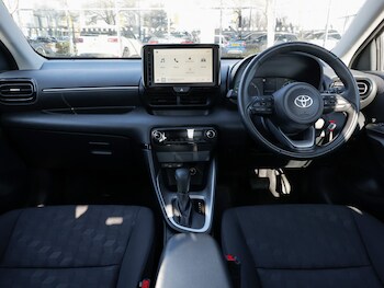 Used Toyota Yaris 2024 for sale - 77955190: Photo