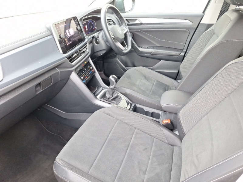 Used Volkswagen T-Roc 2023 for sale - 77645105: Photo 5