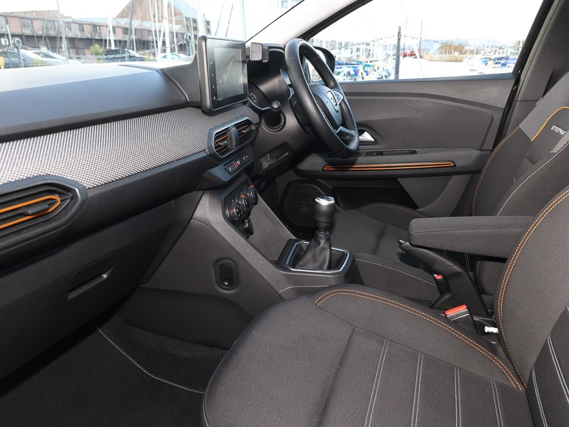 Used Dacia Sandero Stepway 2021 for sale - 77495572: Photo 2