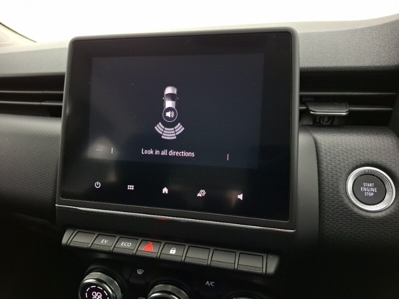 Used Renault Clio 2023 for sale - 77732015: Photo 11