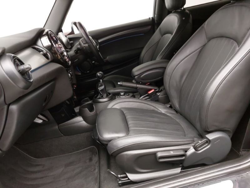 Used MINI Hatch 2021 for sale - 76770362: Photo 5