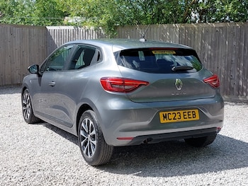 Used Renault Clio 2023 for sale - 78853222: Photo