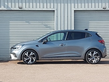 Used Renault Clio 2023 for sale - 78439865: Photo