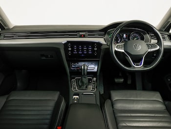 Used Volkswagen Passat 2022 for sale - 75933382: Photo