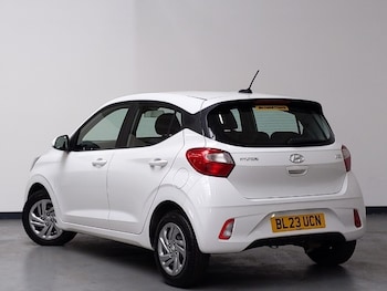 Used Hyundai i10 2023 for sale - 76212970: Photo 3