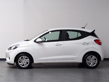 Used Hyundai i10 2023 for sale - 76212970: Photo 4