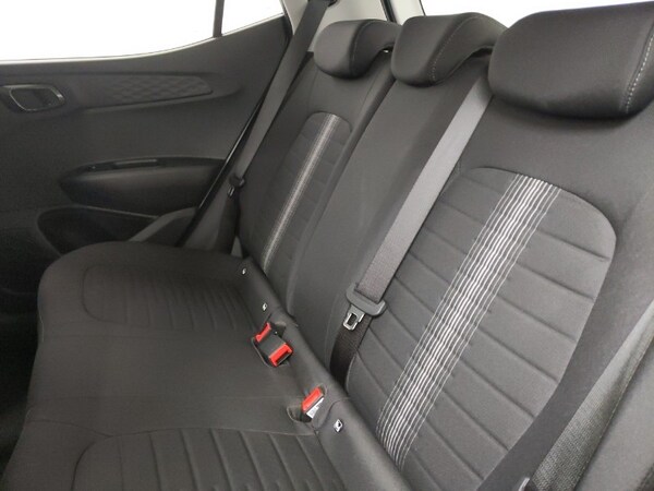 Used Hyundai i10 2023 for sale - 76212970: Photo 6