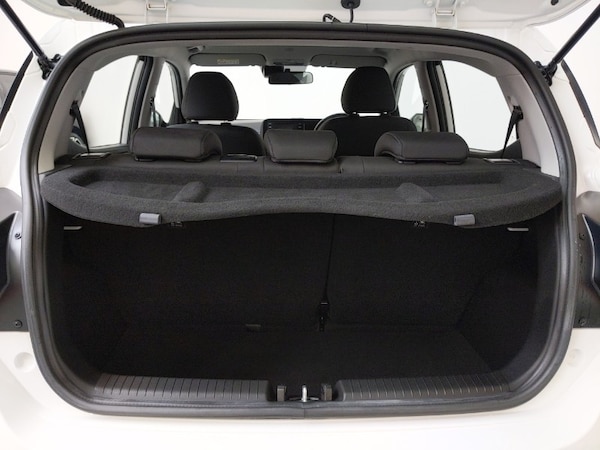 Used Hyundai i10 2023 for sale - 76212970: Photo 8