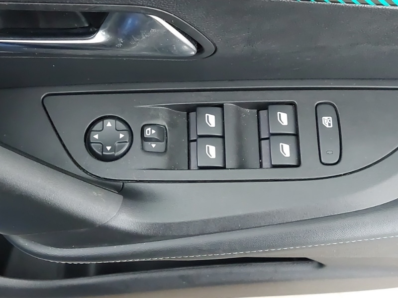 Used Peugeot 2008 2022 for sale - 77955985: Photo 12