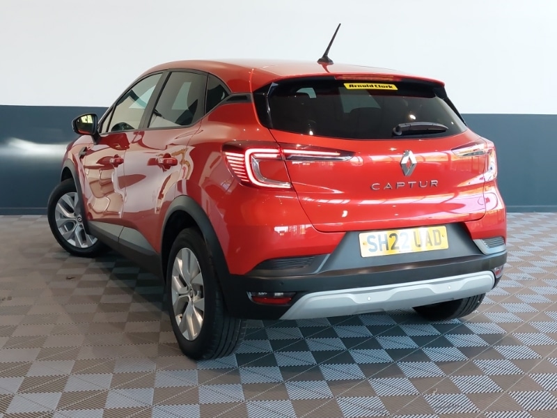 Used Renault Captur 2022 for sale - 77657172: Photo 3