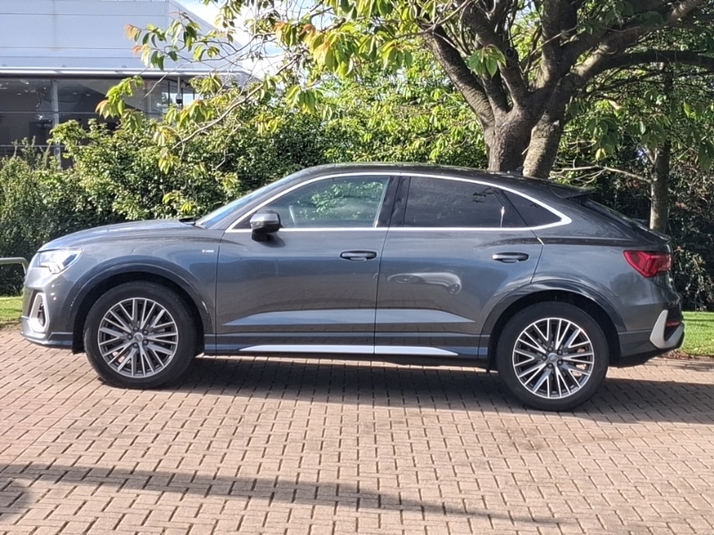 Used Audi Q3 2020 for sale - 76682922: Photo 4