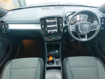 Used Volvo XC40 2023 for sale - 76778643: Photo