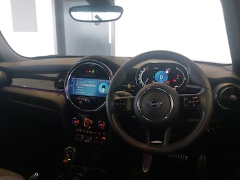 Used MINI Hatch 2024 for sale - 77955199: Photo