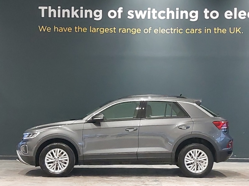 Used Volkswagen T-Roc 2022 for sale - 77266063: Photo 4