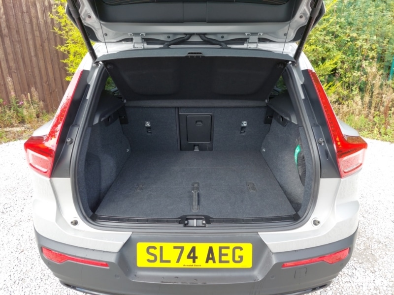 Used Volvo XC40 2024 for sale - 76440201: Photo 8