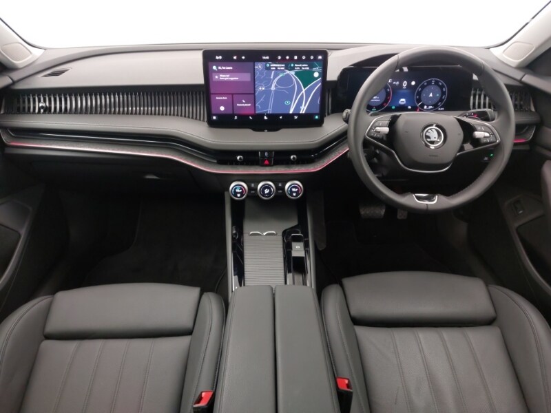 Used Skoda Superb 2024 for sale - 76353880: Photo 2