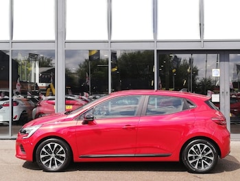 Used Renault Clio 2023 for sale - 79545946: Photo