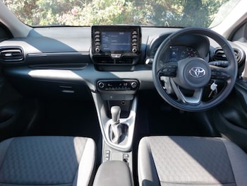 Used Toyota Yaris 2023 for sale - 79235222: Photo