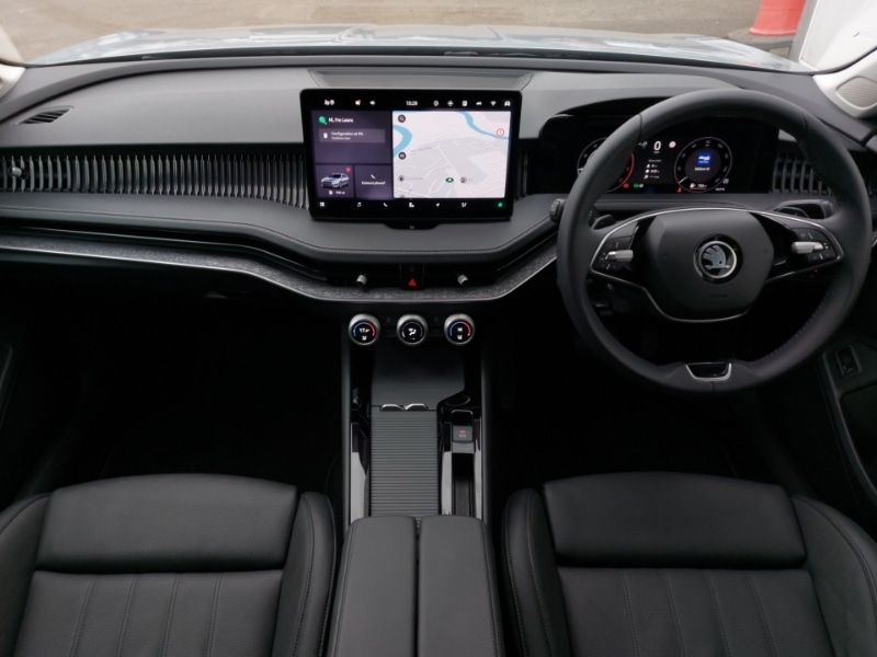 Used Skoda Superb 2024 for sale - 76720655: Photo 2