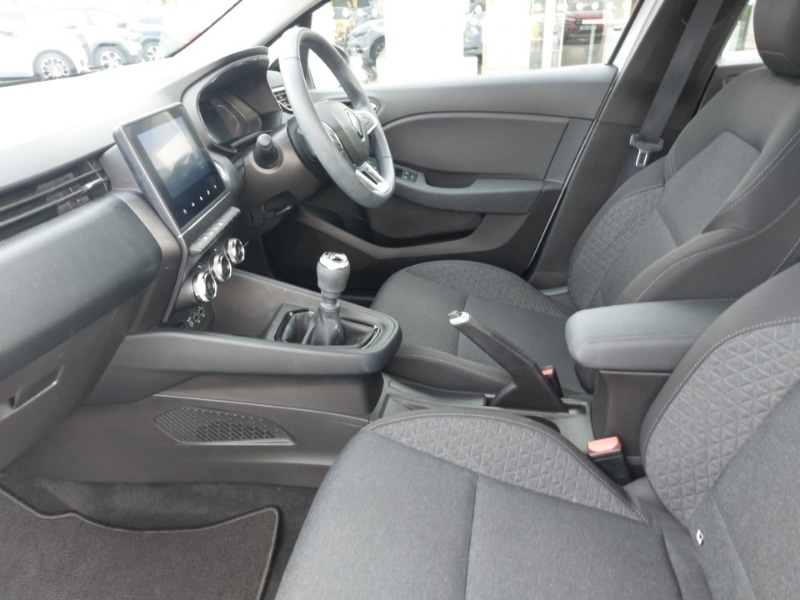 Used Renault Clio 2023 for sale - 76752156: Photo 5