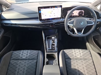 Used Volkswagen Golf 2024 for sale - 76082987: Photo