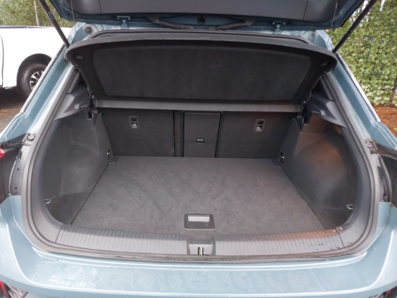 Used Volkswagen T-Roc 2023 for sale - 77467459: Photo 8