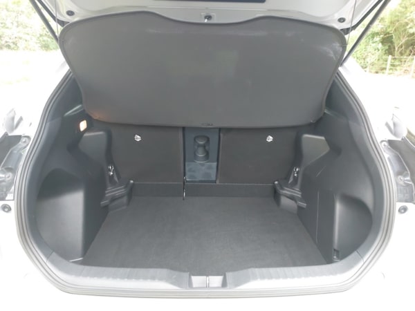 Used Toyota Yaris Cross 2022 for sale - 76258744: Photo 8