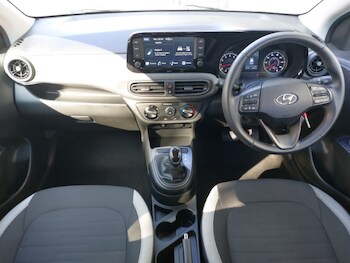 Used Hyundai i10 2023 for sale - 78318125: Photo