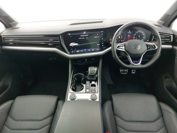 Used Volkswagen Touareg 2023 for sale - 76207947: Photo 2
