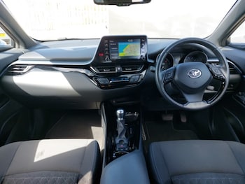 Used Toyota C-HR 2021 for sale - 78275072: Photo