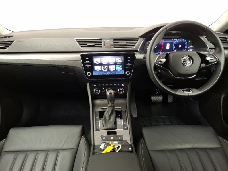 Used Skoda Superb 2023 for sale - 78146555: Photo 2