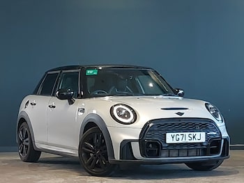 Used MINI Hatch 2021 for sale - 77240804: Photo