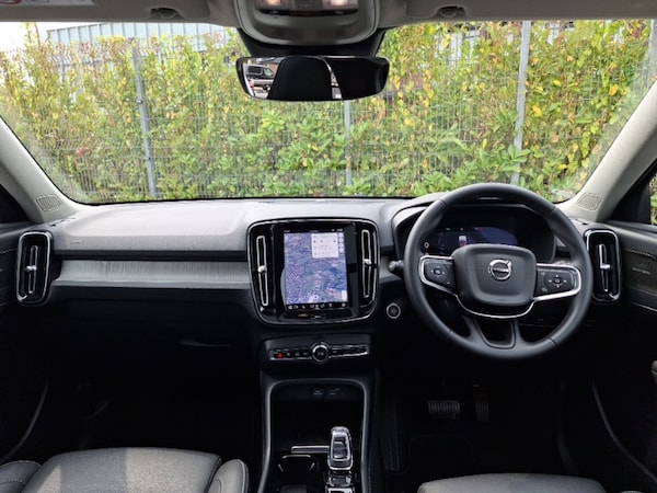 Used Volvo XC40 2024 for sale - 76288743: Photo 2