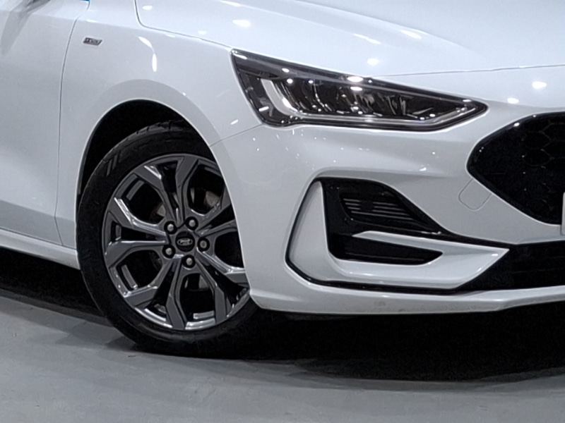 Used Ford Focus 2023 for sale - 77150831: Photo 9