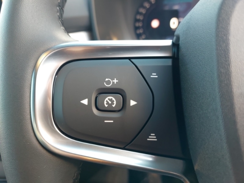 Used Volvo XC40 2025 for sale - 76639665: Photo 12